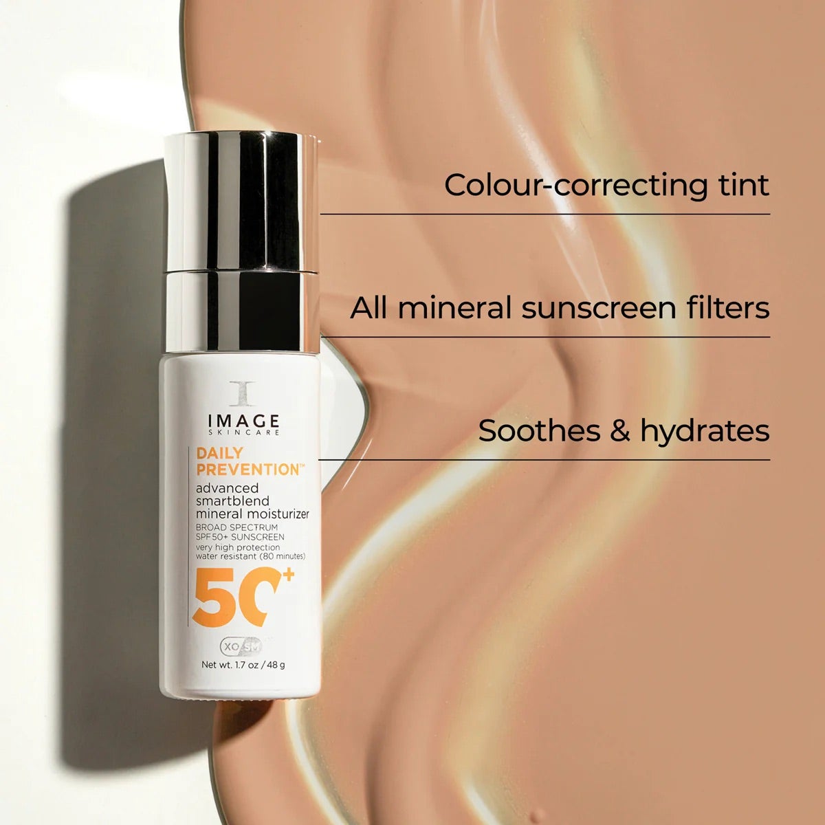Flacon DAILY PREVENTION advanced smartblend FPS 50+ d’Image Skincare sur de la crème teintée beige, mentions en anglais